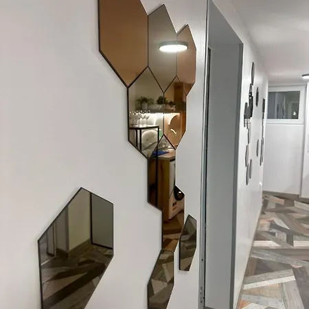 The Rainbow 8 Apartment *